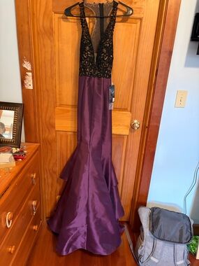 Plunging Lace Bodice Purple Mermaid Evening Dress